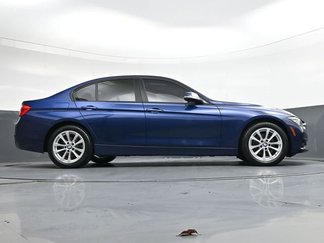 Used 2017 BMW 320i xDrive Sedan image 32
