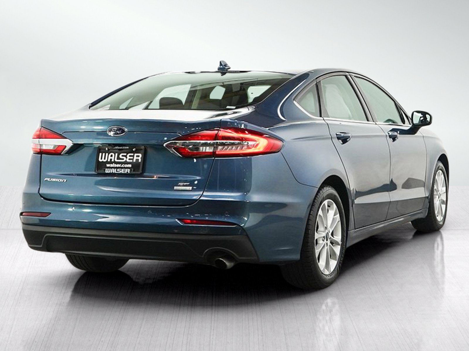 Used 2019 Ford Fusion SE FWD image 5