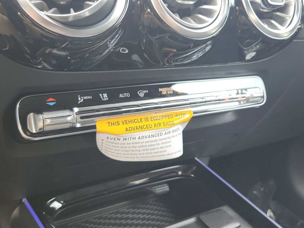 Used 2025 Mercedes-Benz GLA 250 4MATIC image 28