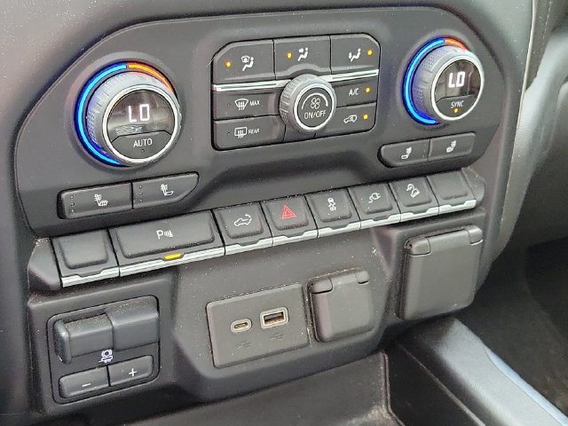 Used 2022 Chevrolet Silverado 1500 LT Trail Boss w/ LT Trail Boss Premium Package AWD/4WD image 16