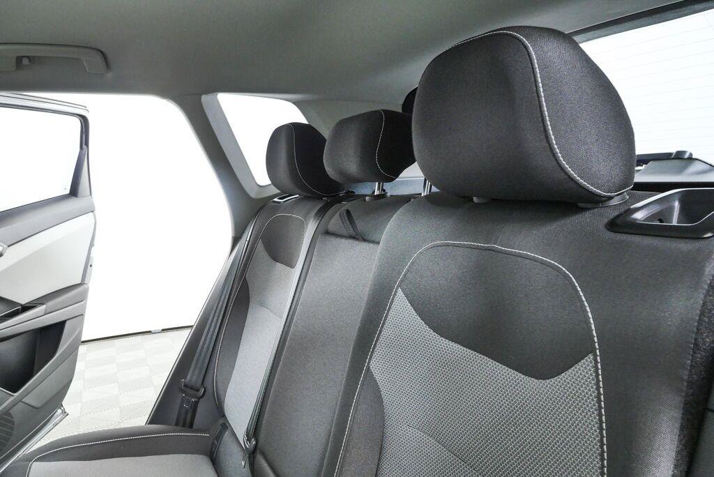 Certified 2023 Volkswagen Taos S FWD image 18