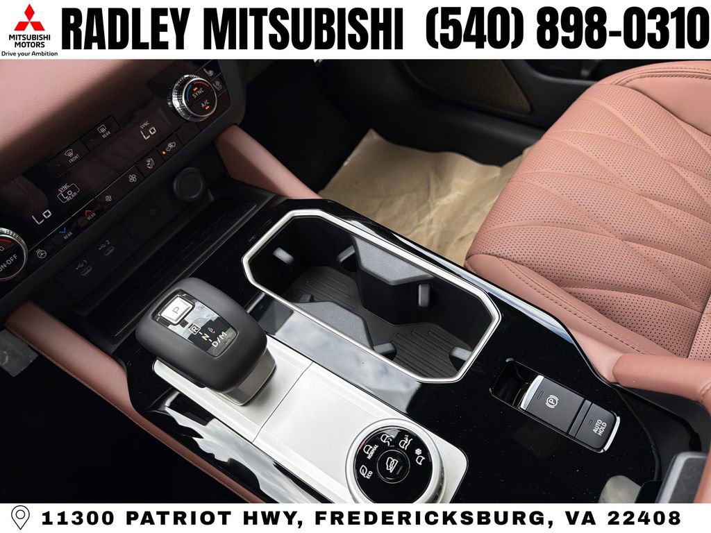 New 2026 Mitsubishi Outlander SEL image 10