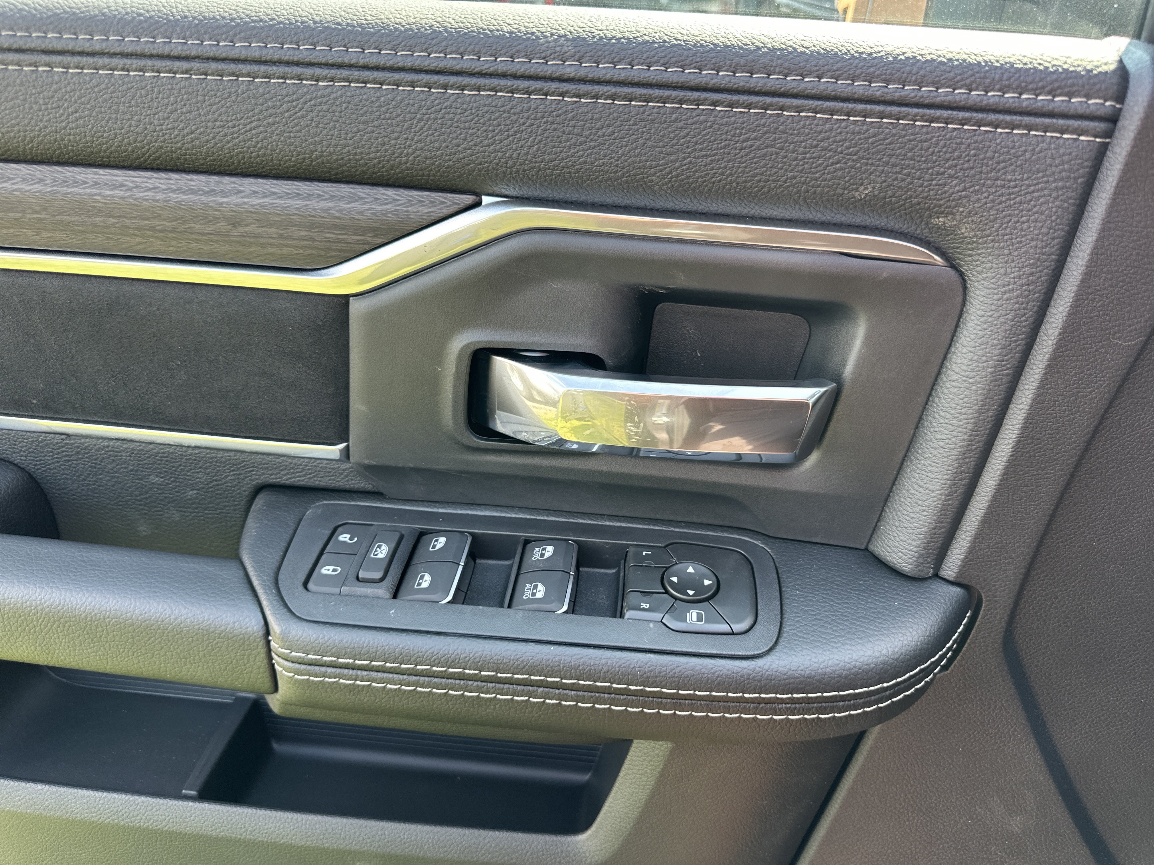 New 2027 RAM 3500 Big Horn w/ Laramie Trim Package AWD/4WD image 14