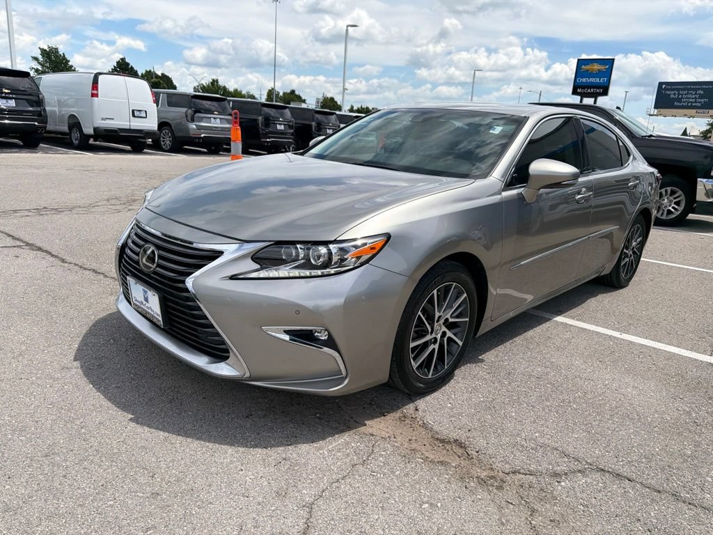 Used 2016 Lexus ES 350 w/ Luxury Package w/Wood Trim FWD image 7