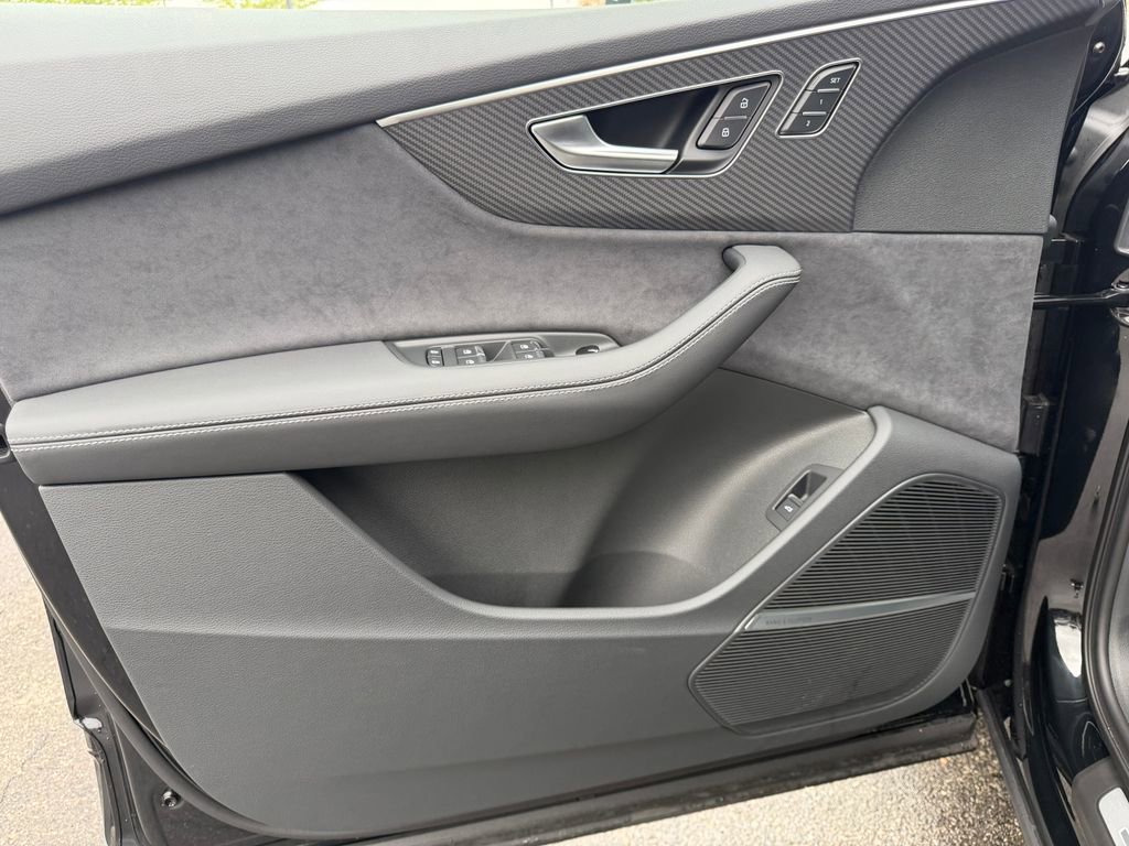 New 2026 Audi SQ7 Premium Plus AWD/4WD image 13