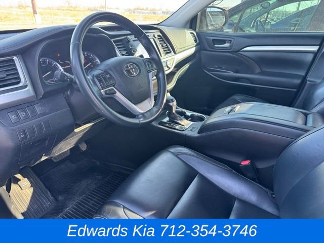 Used 2018 Toyota Highlander XLE w/ Protection Package #3 image 21