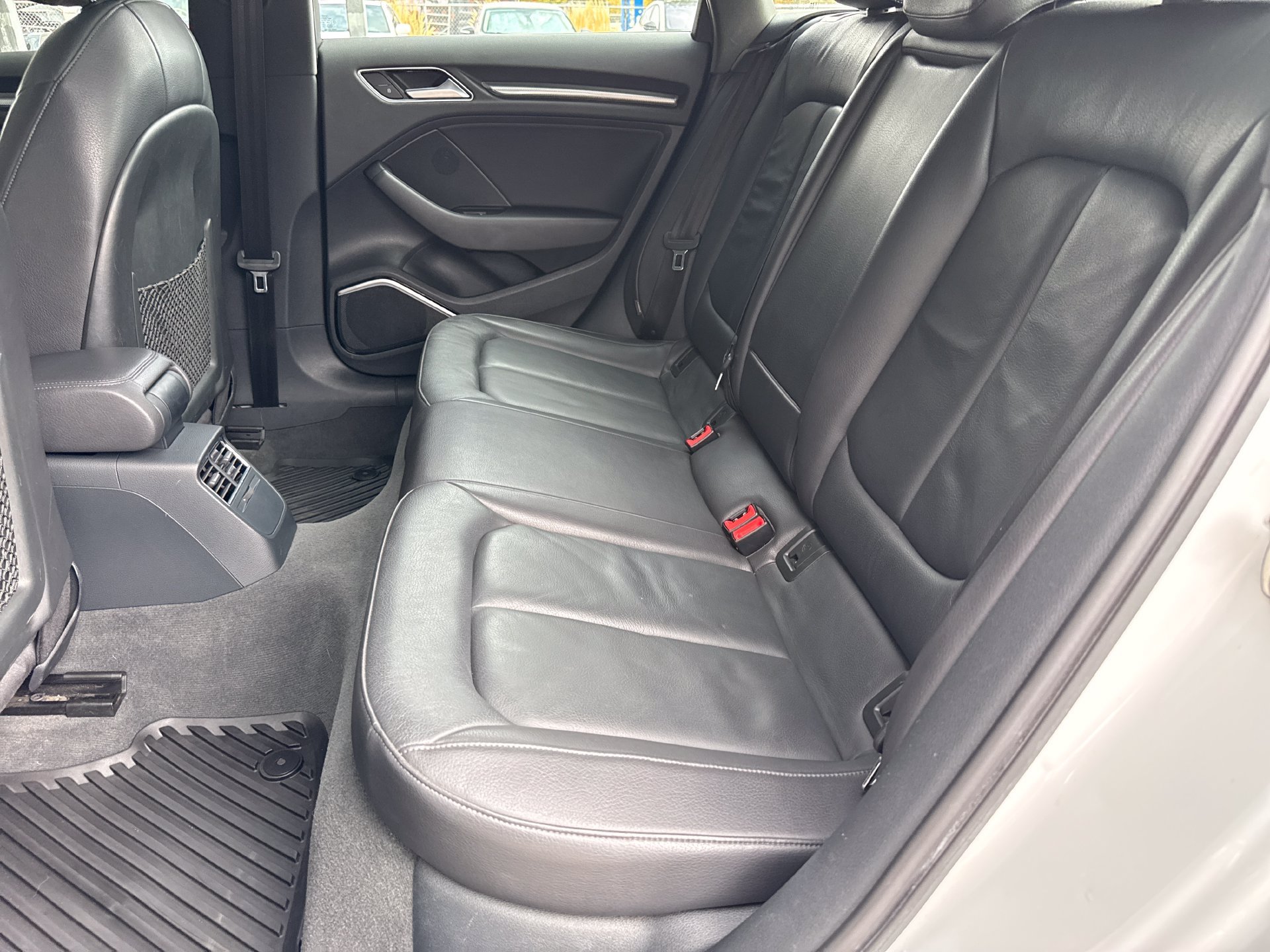 Used 2018 Audi A3 e-tron Premium Plus w/ Technology Package FWD image 22