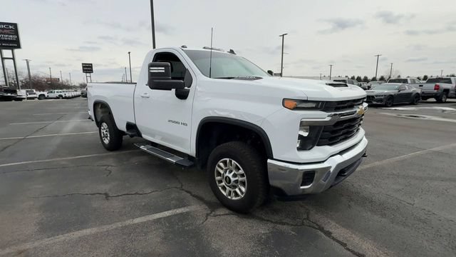 Used 2024 Chevrolet Silverado 2500 LT AWD/4WD image 2