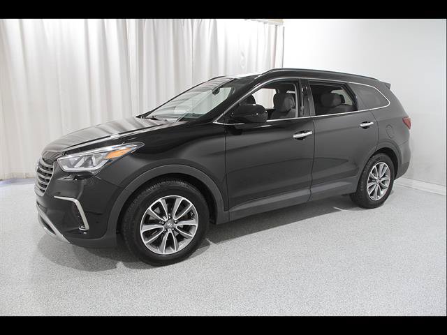 Used 2017 Hyundai Santa Fe SE AWD/4WD image 3