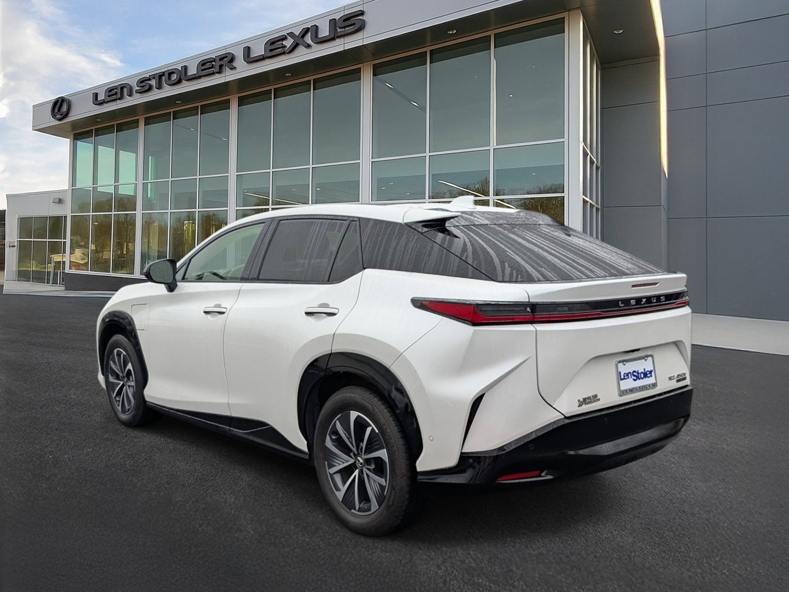 Certified 2023 Lexus RZ 450e Premium w/ Technology Package image 5