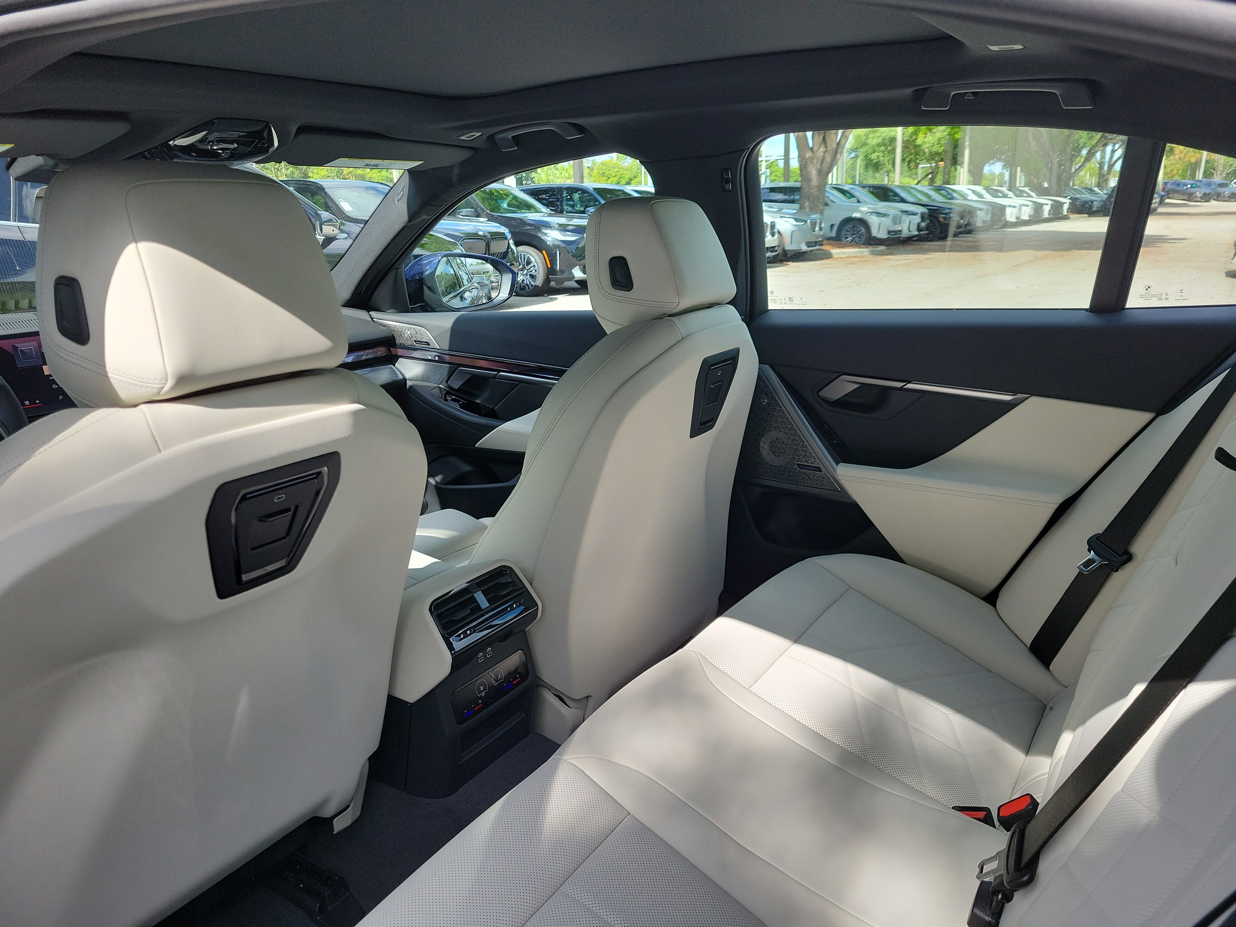 New 2027 BMW 550e xDrive AWD/4WD image 12