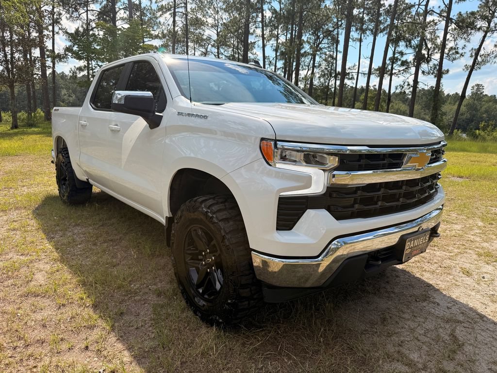 Used 2025 Chevrolet Silverado 1500 LT w/ Work Truck Package AWD/4WD image 7