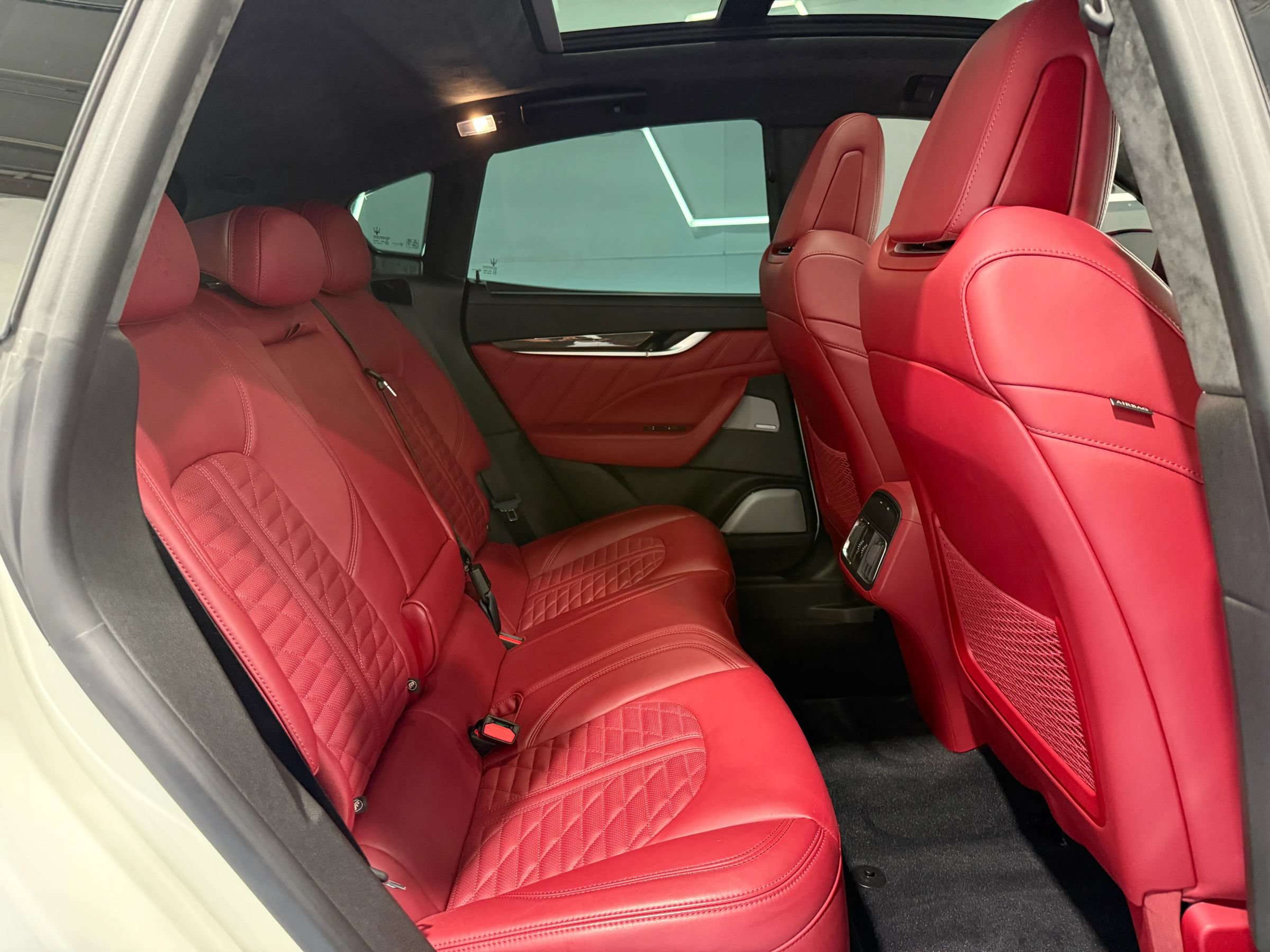 Used 2021 Maserati Levante Trofeo AWD/4WD image 21