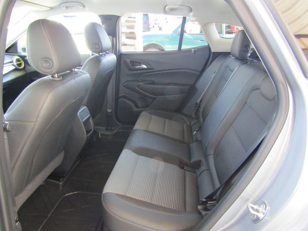 Used 2024 Chevrolet Trax LT FWD image 26