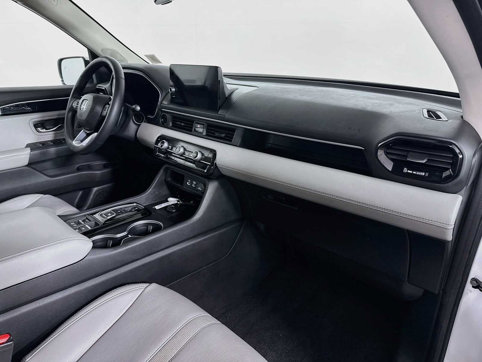 Used 2023 Honda Pilot Touring image 30