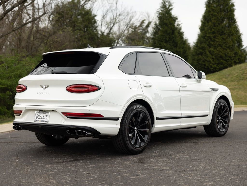 Used 2024 Bentley Bentayga image 12