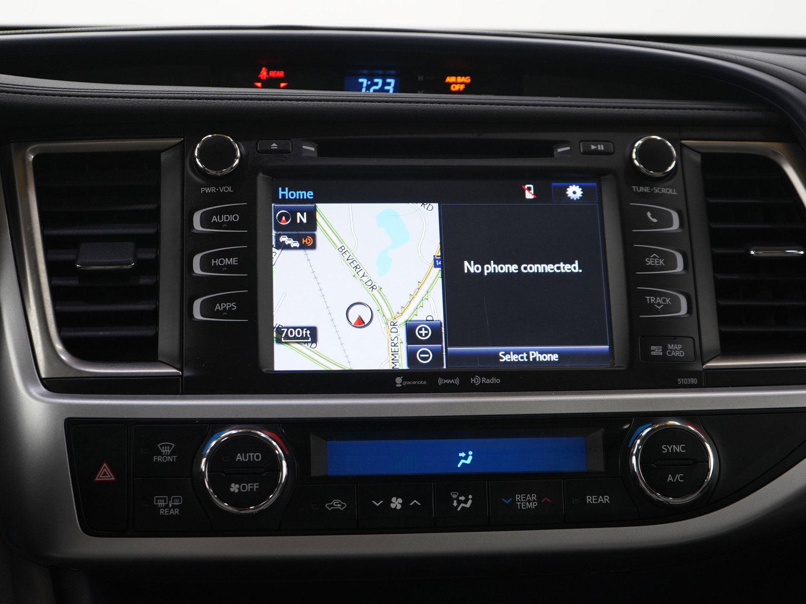 Used 2019 Toyota Highlander XLE FWD image 16