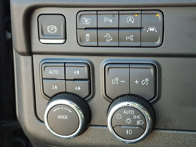Used 2025 Chevrolet Tahoe Z71 AWD/4WD image 9
