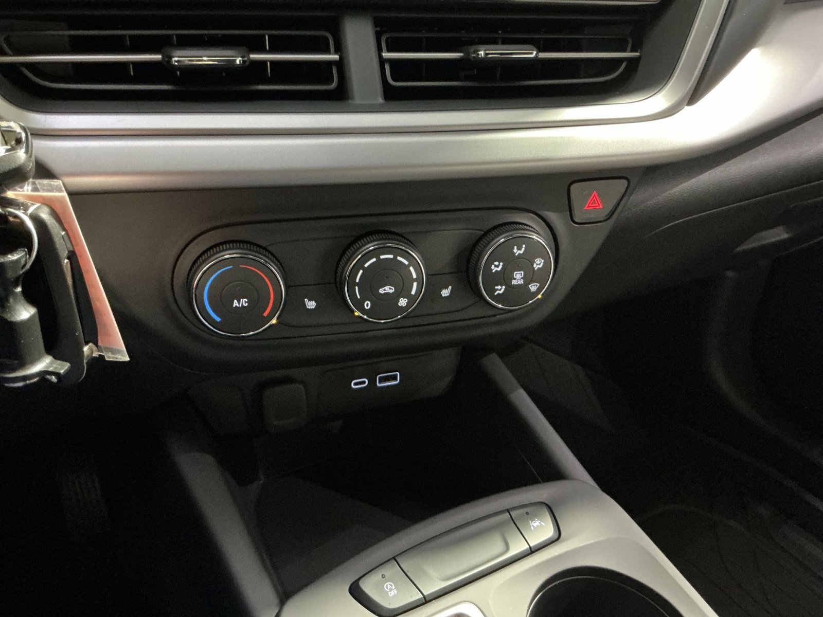 New 2026 Chevrolet Trax RS w/ Sunroof Package image 29