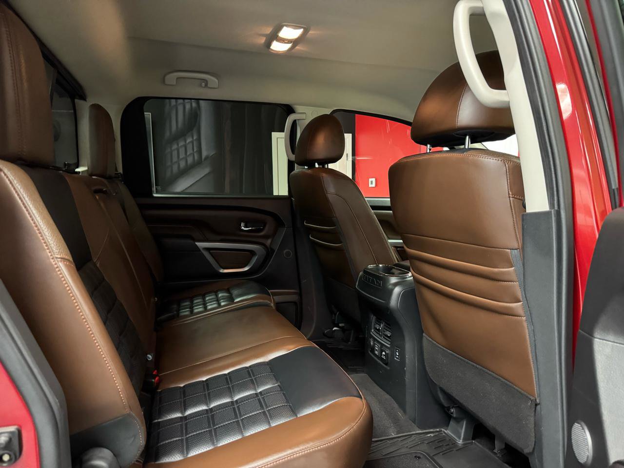 Used 2019 Nissan Titan Platinum Reserve AWD/4WD image 32