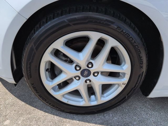 Used 2016 Ford Fusion SE FWD image 11
