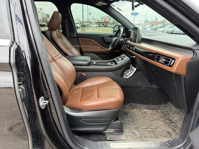 Used 2022 Lincoln Aviator Reserve w/ Equipment Group 201A AWD/4WD image 12