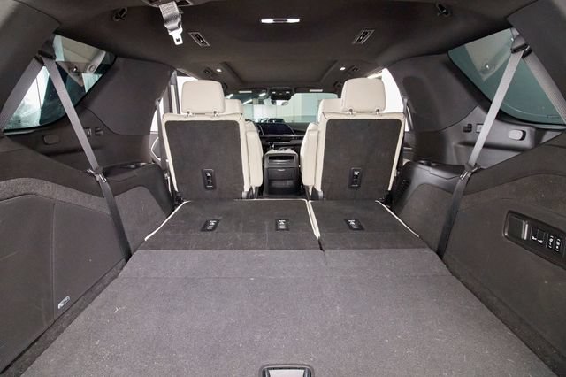 Used 2022 Cadillac Escalade Sport w/ Touring Package AWD/4WD image 29