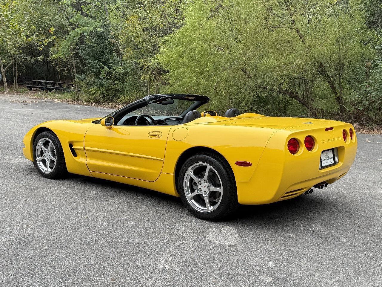 Used 2002 Chevrolet Corvette Convertible w/ Preferred Equipment Group2 RWD image 3