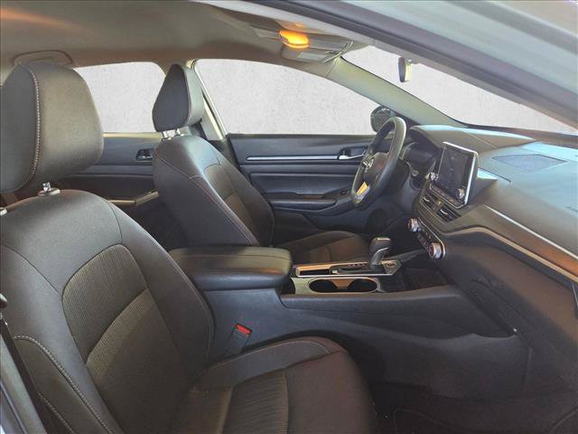 Used 2024 Nissan Altima 2.5 SV FWD image 19