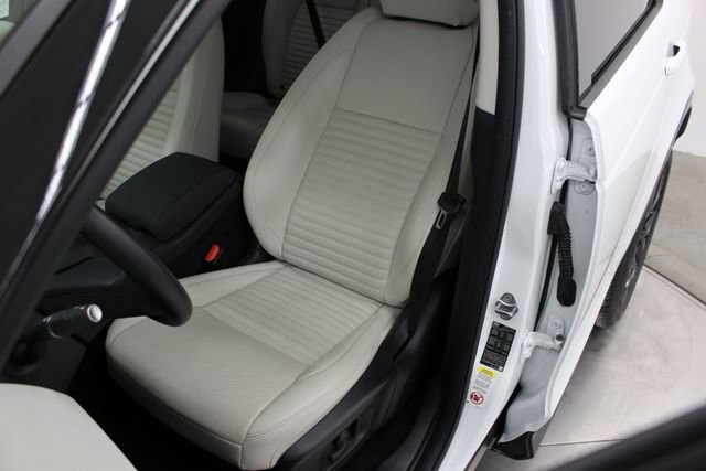 Used 2023 Land Rover Discovery Sport SE image 26