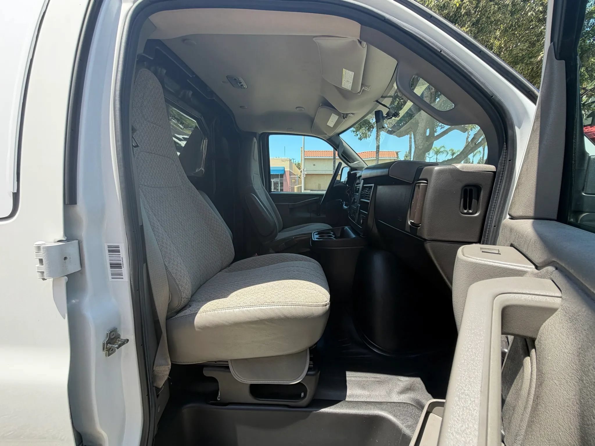 Used 2022 Chevrolet Express 2500 w/ Driver Convenience Package RWD image 21