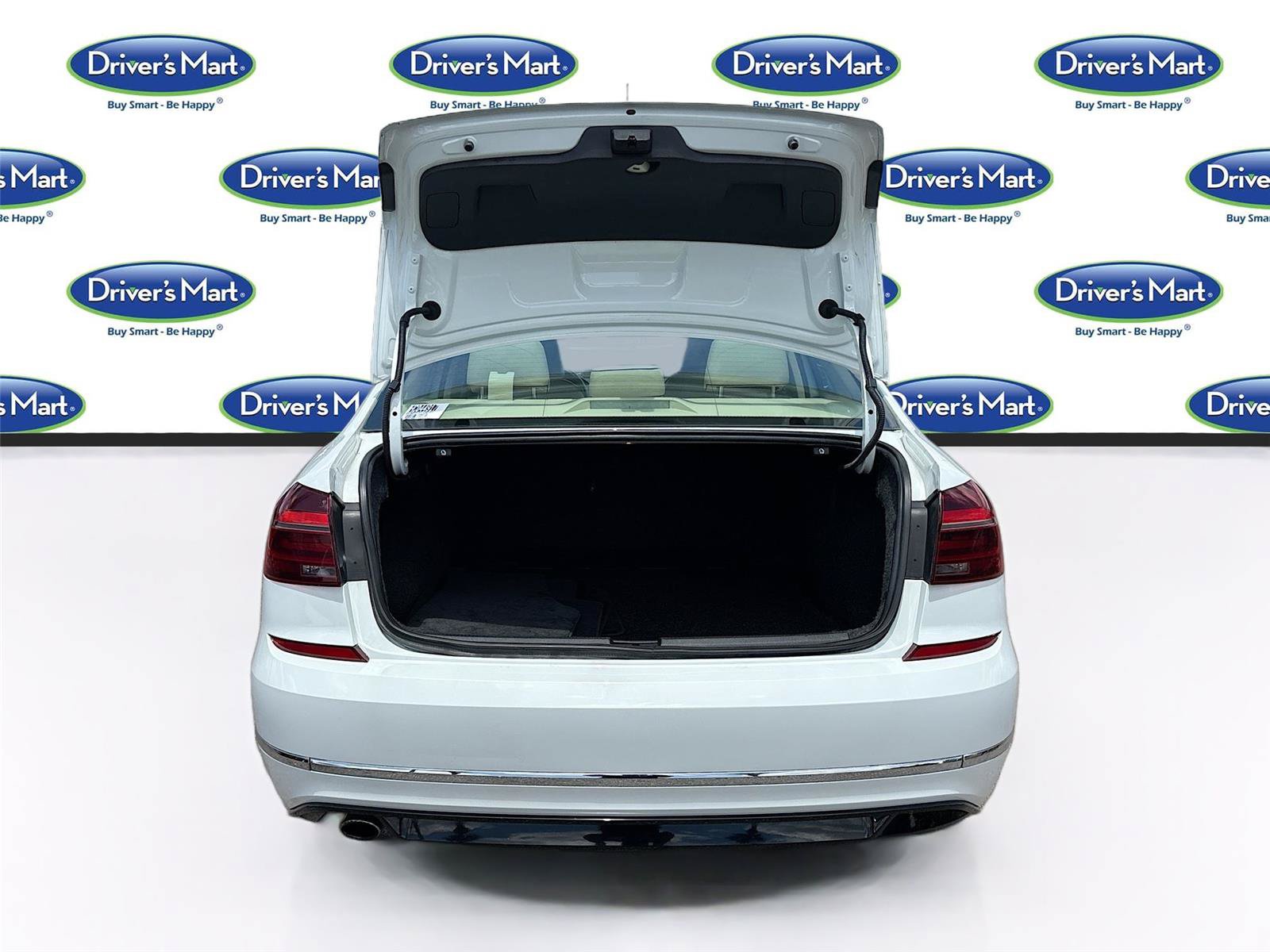 Used 2017 Volkswagen Passat 1.8T R-Line w/ R-Line Lighting Package FWD image 24