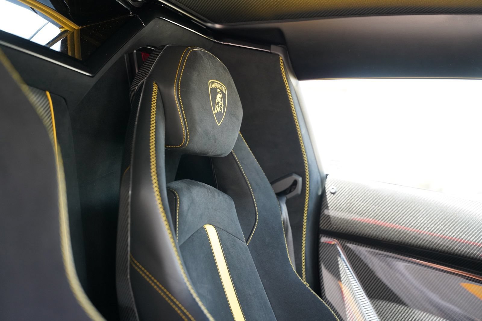 Used 2021 Lamborghini Aventador SVJ AWD/4WD image 77