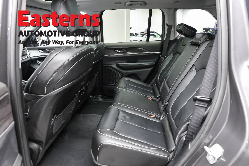 Used 2023 Jeep Grand Cherokee Limited AWD/4WD image 25