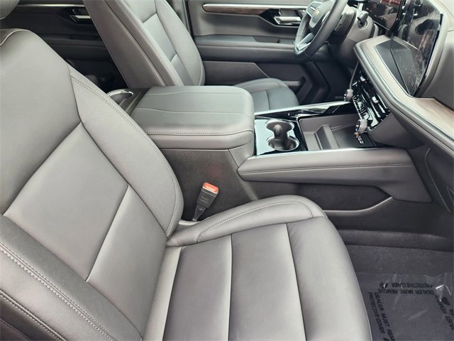 Used 2026 Chevrolet Tahoe LT w/ Comfort Package AWD/4WD image 19