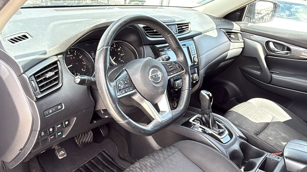 Used 2019 Nissan Rogue SV FWD image 22
