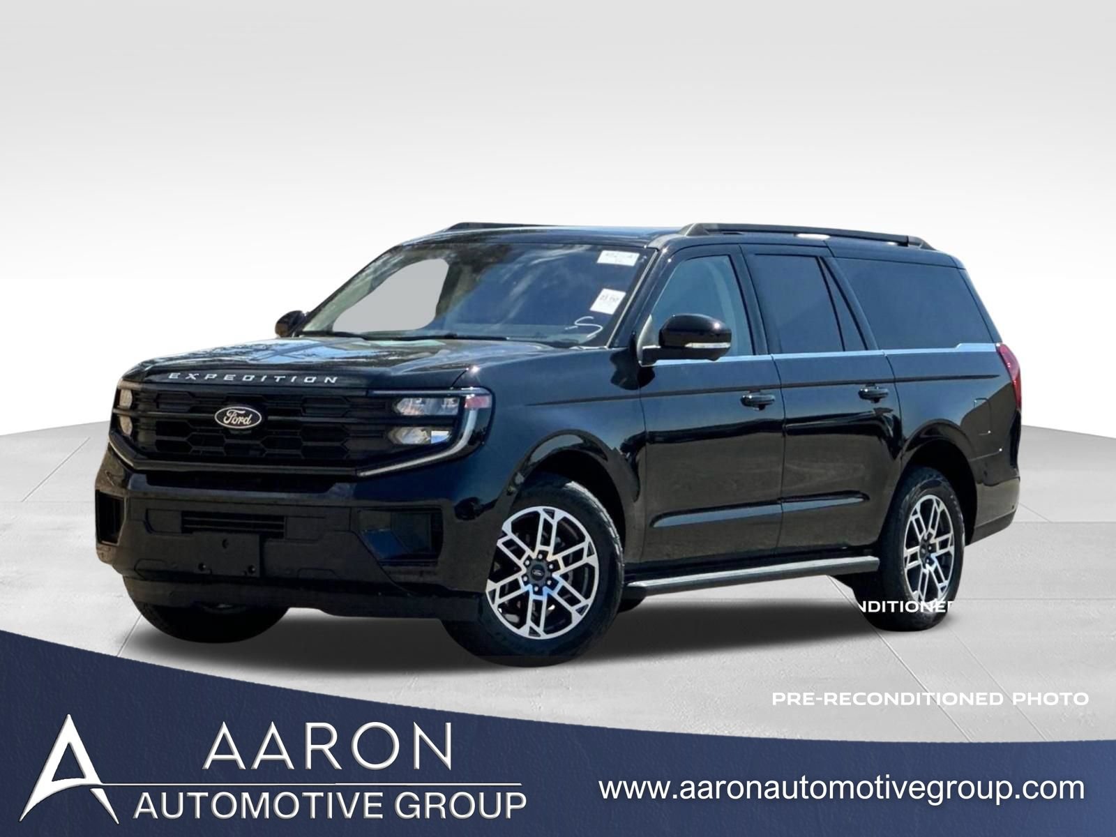 Used 2025 Ford Expedition Max Active AWD/4WD image 1
