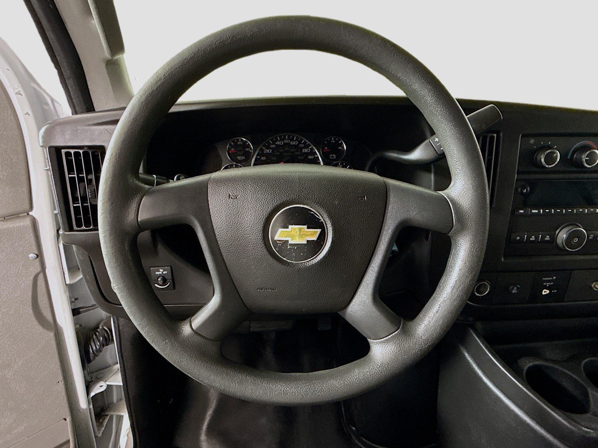 Used 2017 Chevrolet Express 2500 RWD image 13