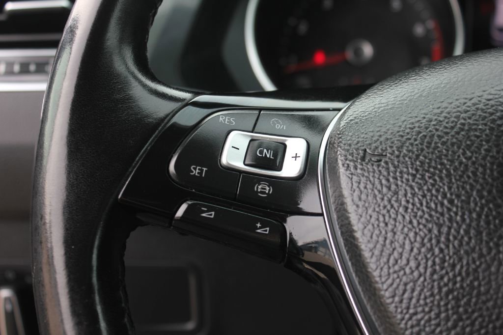 Used 2019 Volkswagen Tiguan SE image 14