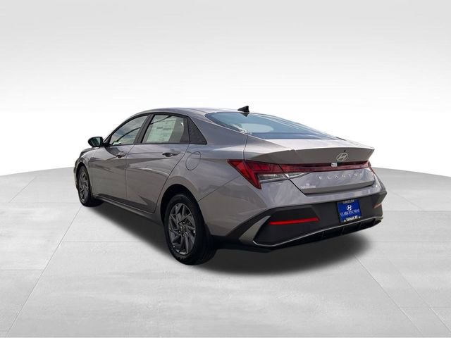 New 2025 Hyundai Elantra Blue image 7