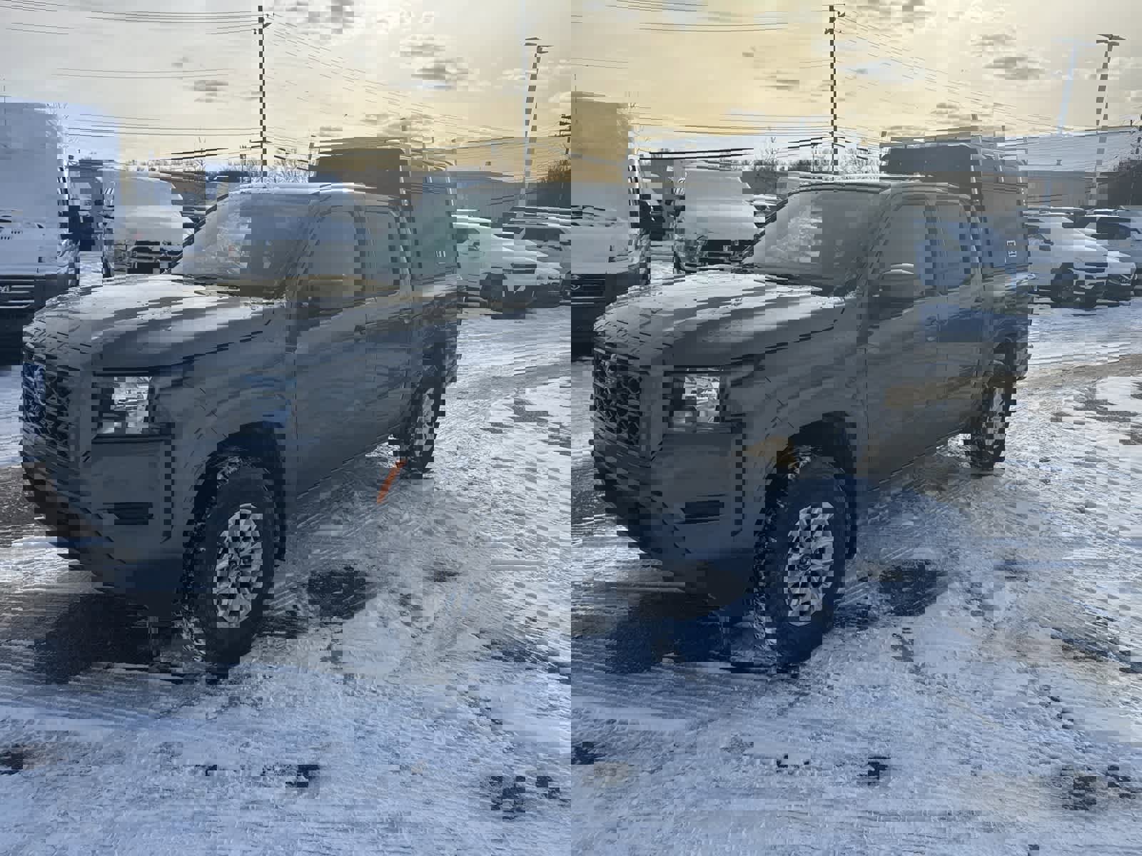 Used 2024 Nissan Frontier SV image 18