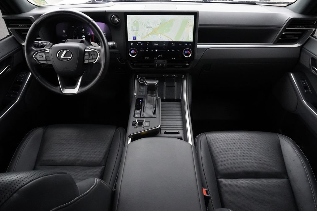Used 2024 Lexus GX 550 w/ Accessory Package (Z1) AWD/4WD image 9