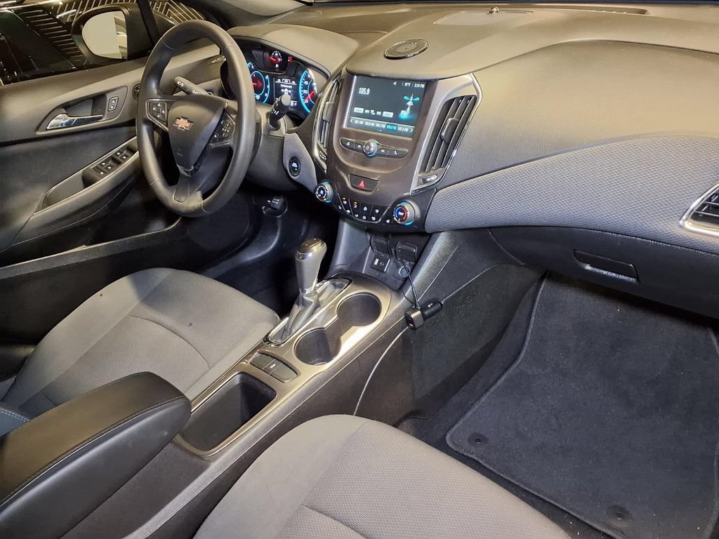 Used 2017 Chevrolet Cruze LT w/ Convenience Package FWD image 23
