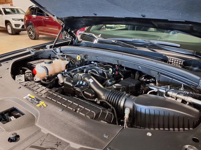 Used 2024 Jeep Grand Cherokee L Laredo AWD/4WD image 15