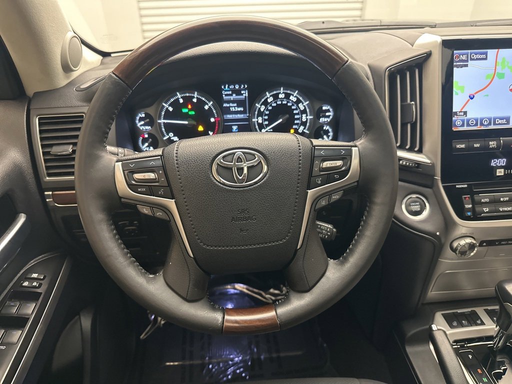 Used 2016 Toyota Land Cruiser image 20