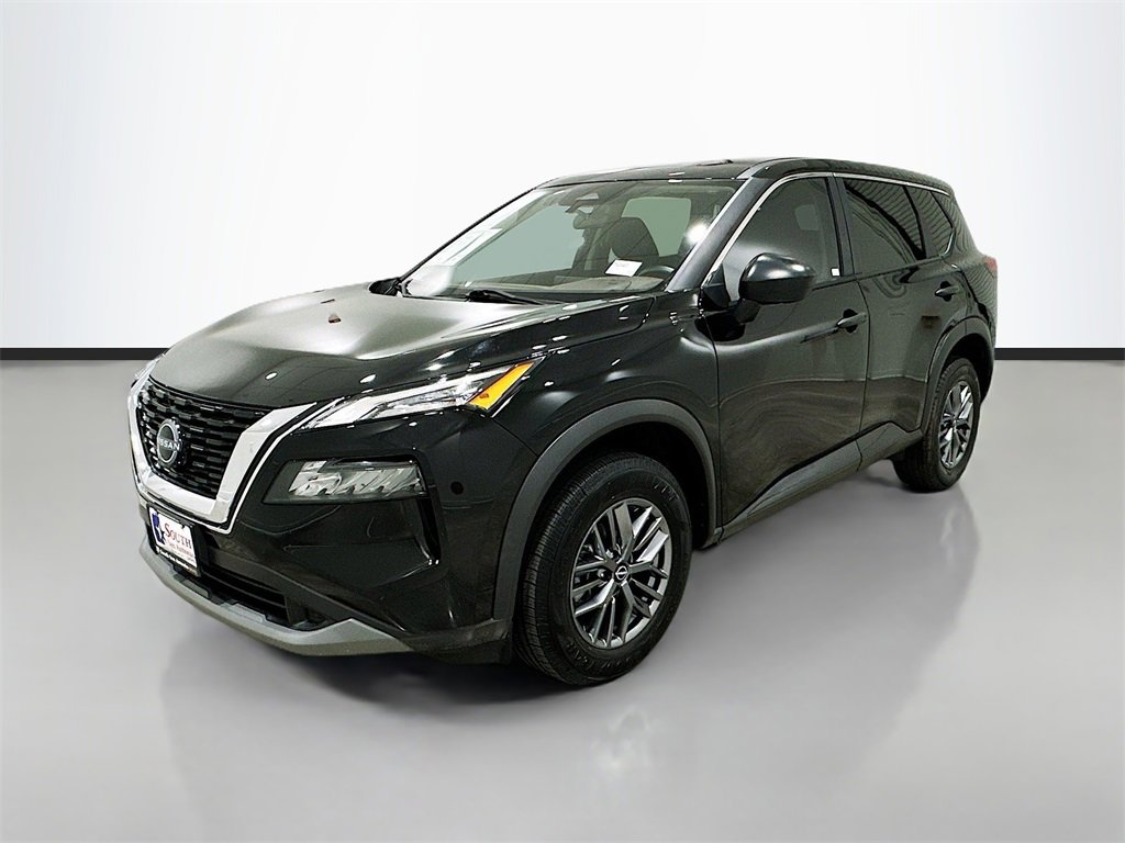 Used 2023 Nissan Rogue S image 3
