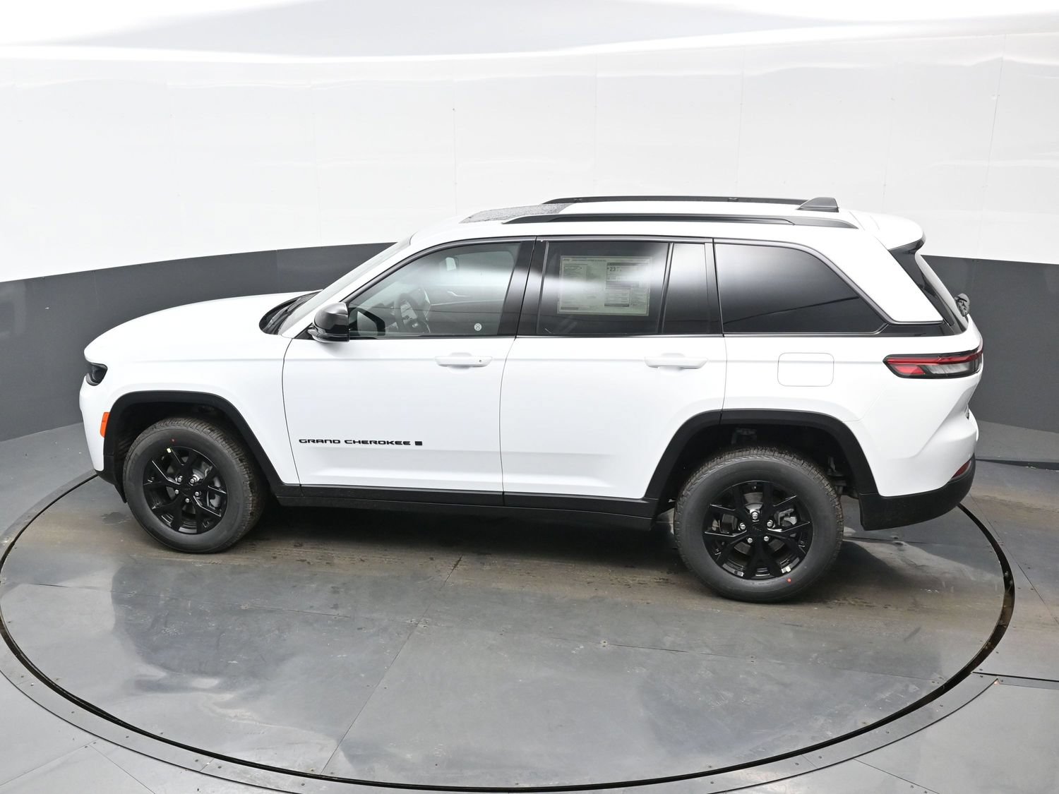 New 2026 Jeep Grand Cherokee Altitude AWD/4WD image 22