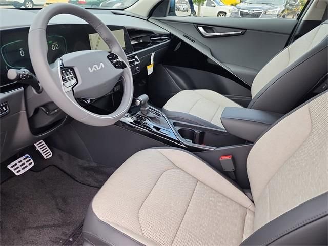 New 2025 Kia Niro SX Touring image 13
