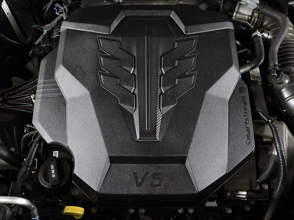 Used 2024 Kia Carnival LX image 17