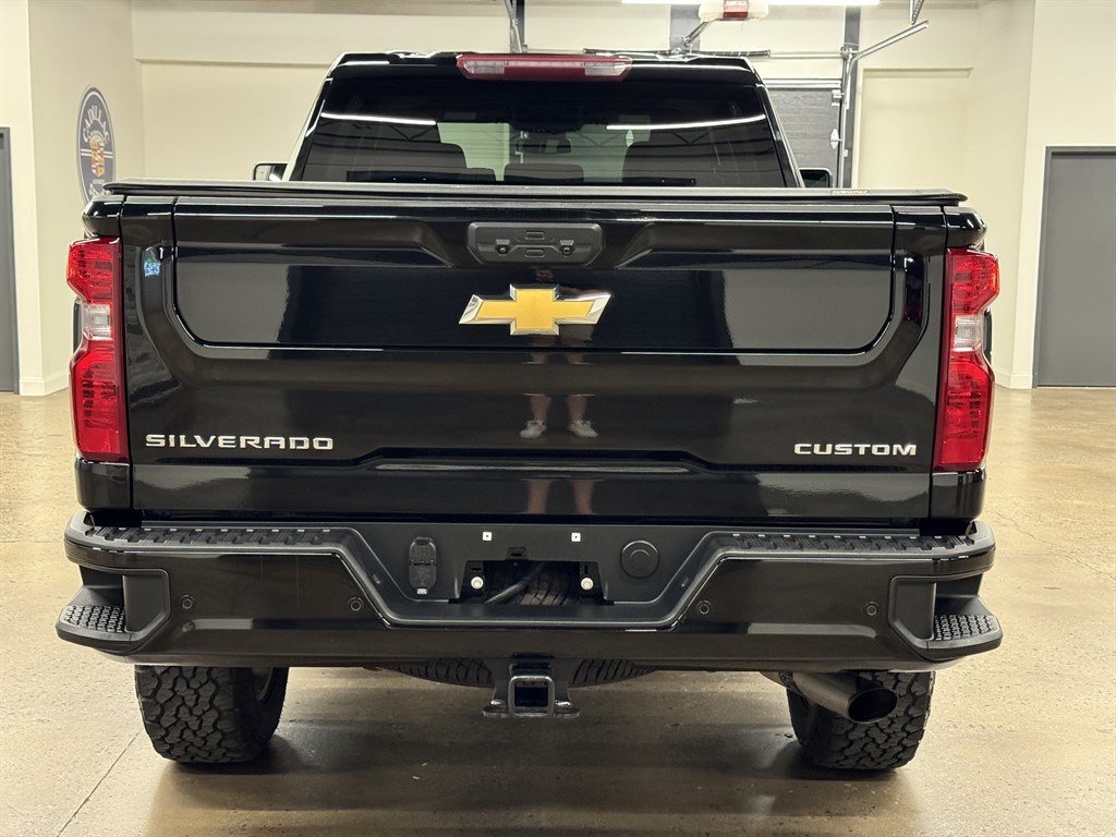 Used 2024 Chevrolet Silverado 2500 Custom w/ Custom Value Package AWD/4WD image 11